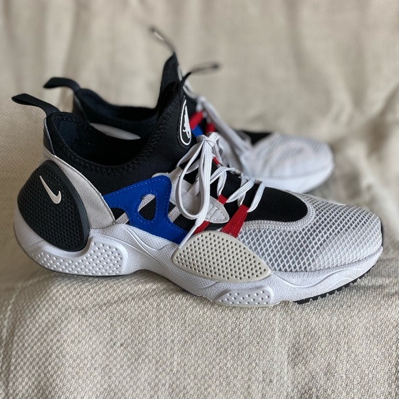 Nike Huarache E.D.G.E. Running Sneakers - Picture 3 of 9